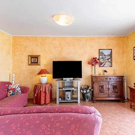 Guesthost - Eden Oasis