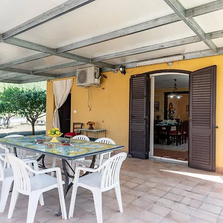 Apartment Guesthost - Eden Oasis Giardini Naxos