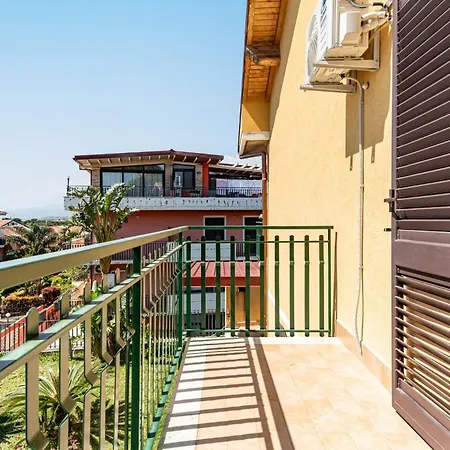 Guesthost - Eden Oasis Apartmán